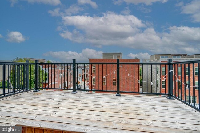 Building Photo - 118 W Fort Ave