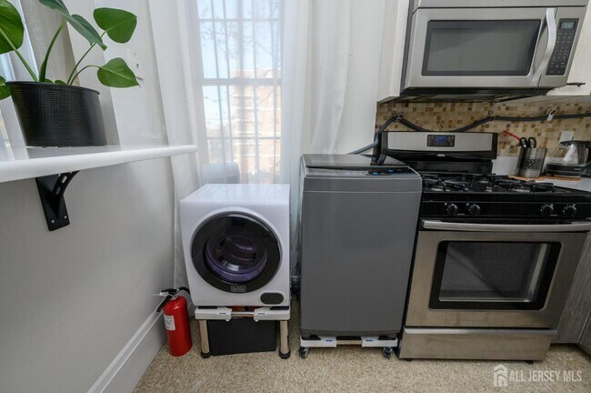 Building Photo - 55 Randolph Pl