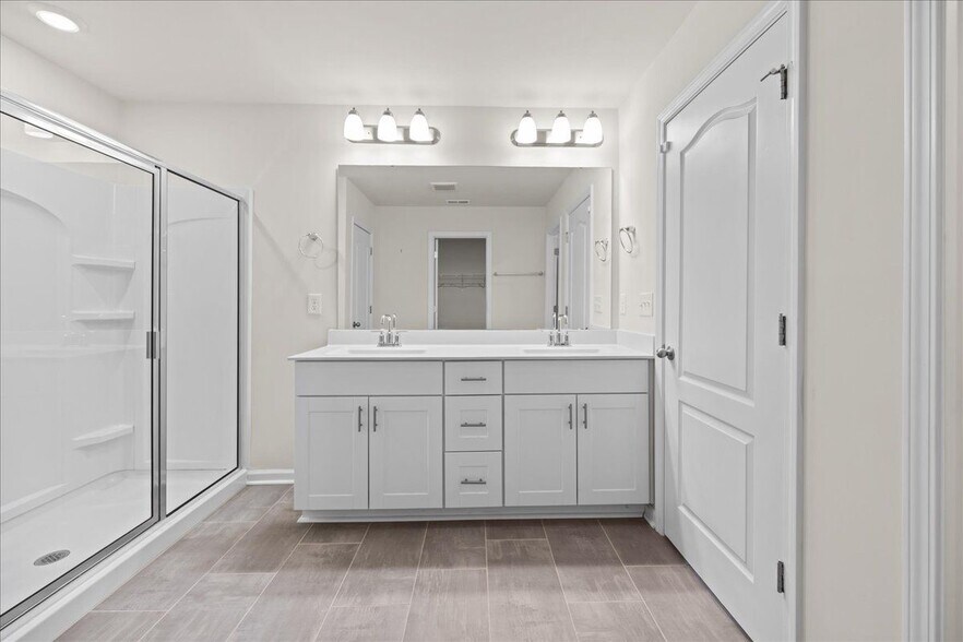 Building Photo - 149 Wilbur Lake Dr