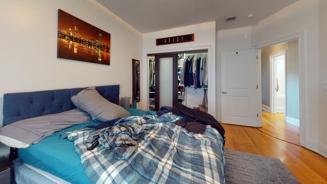 Building Photo - 735 E 3rd St