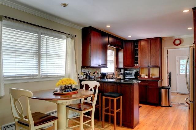 Building Photo - 371 Delmont Dr NE