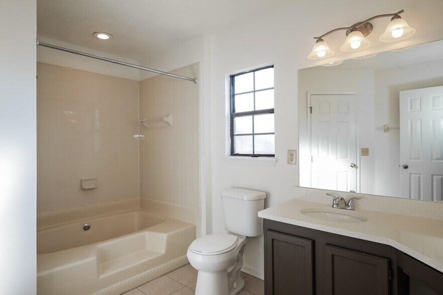 Building Photo - 2977 Tuscarora Tr