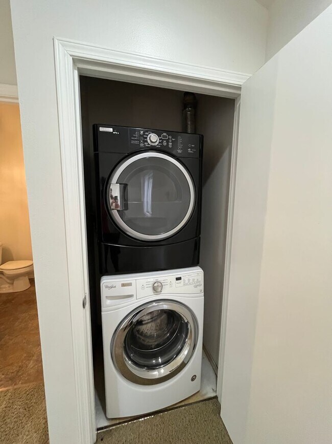 Building Photo - Updated 3 Bedroom Home Near Barkley Village