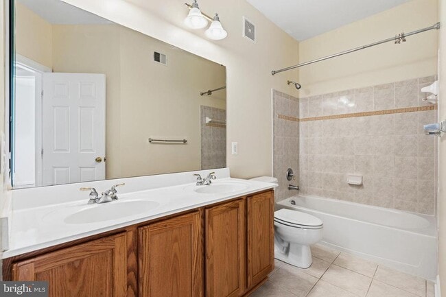 Building Photo - 325 Munahan Cir
