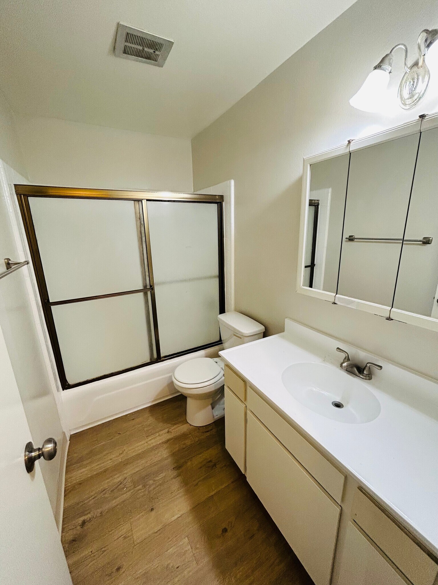 Building Photo - 1135 W I St