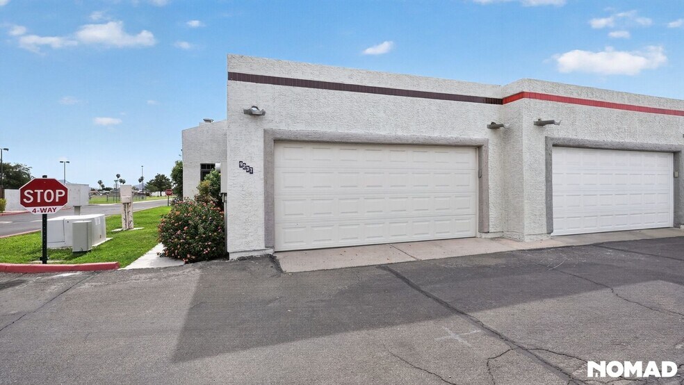 Building Photo - 9237 N 47th Dr