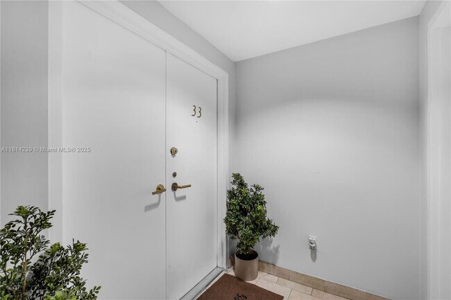 Primary Photo - 1834 Brickell Ave