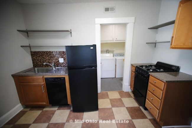 Building Photo - 802 Ebner St