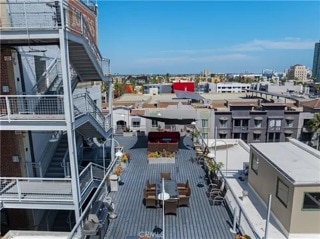 Building Photo - 100 W 5th St