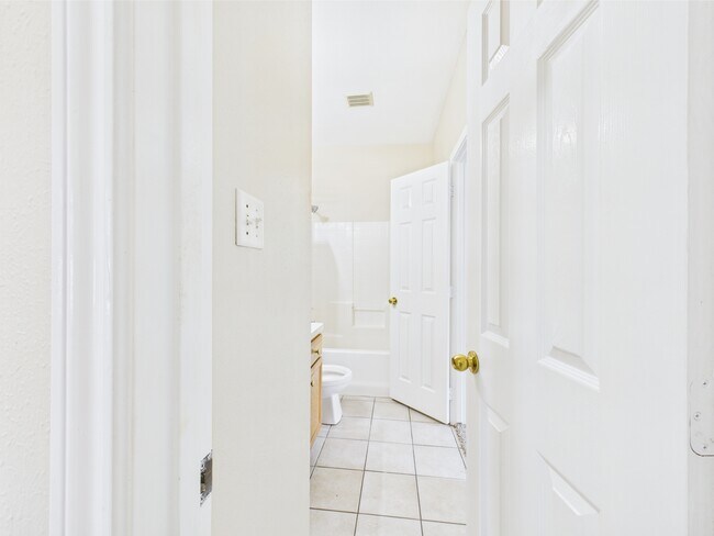 Building Photo - 612 Townplace Dr