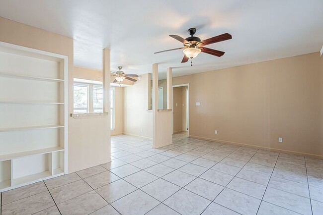 Building Photo - Spacious Upper-Level Retreat Minutes from TMC & St. Joseph’s