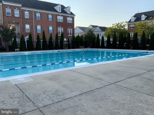 Building Photo - 589 Odendhal Ave