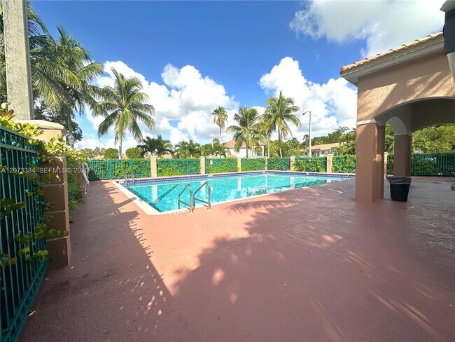 Building Photo - 2921 SE 13th Ave