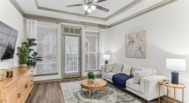 Building Photo - 2910 Clairmont Rd