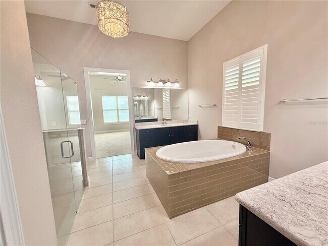 Building Photo - 11646 Hampstead St