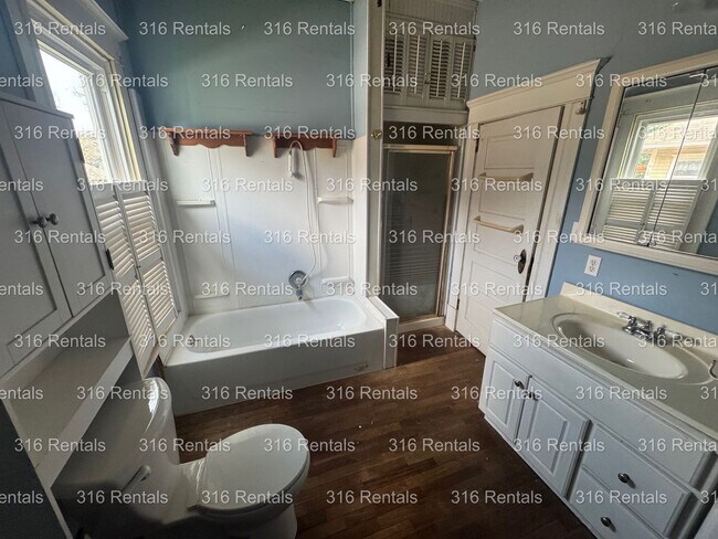 Building Photo - $799 - 2bed 1 bath - Single Family Home