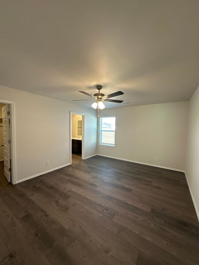Building Photo - Now Pre-Leasing — Cozy & Modern 3 Bed / 2 Bath Home in Broken Arrow — Don’t Miss Out!
