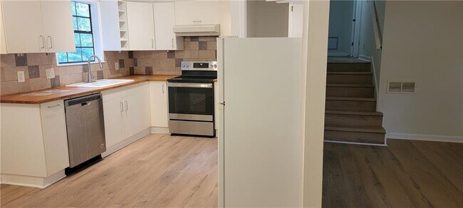 Building Photo - 1752 Mitzi Ct