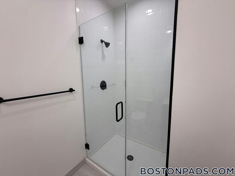 Building Photo - 199 Gardner St