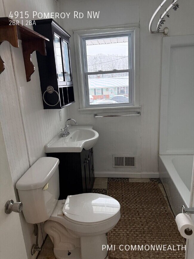 Building Photo - 4915 Pomeroy Rd NW