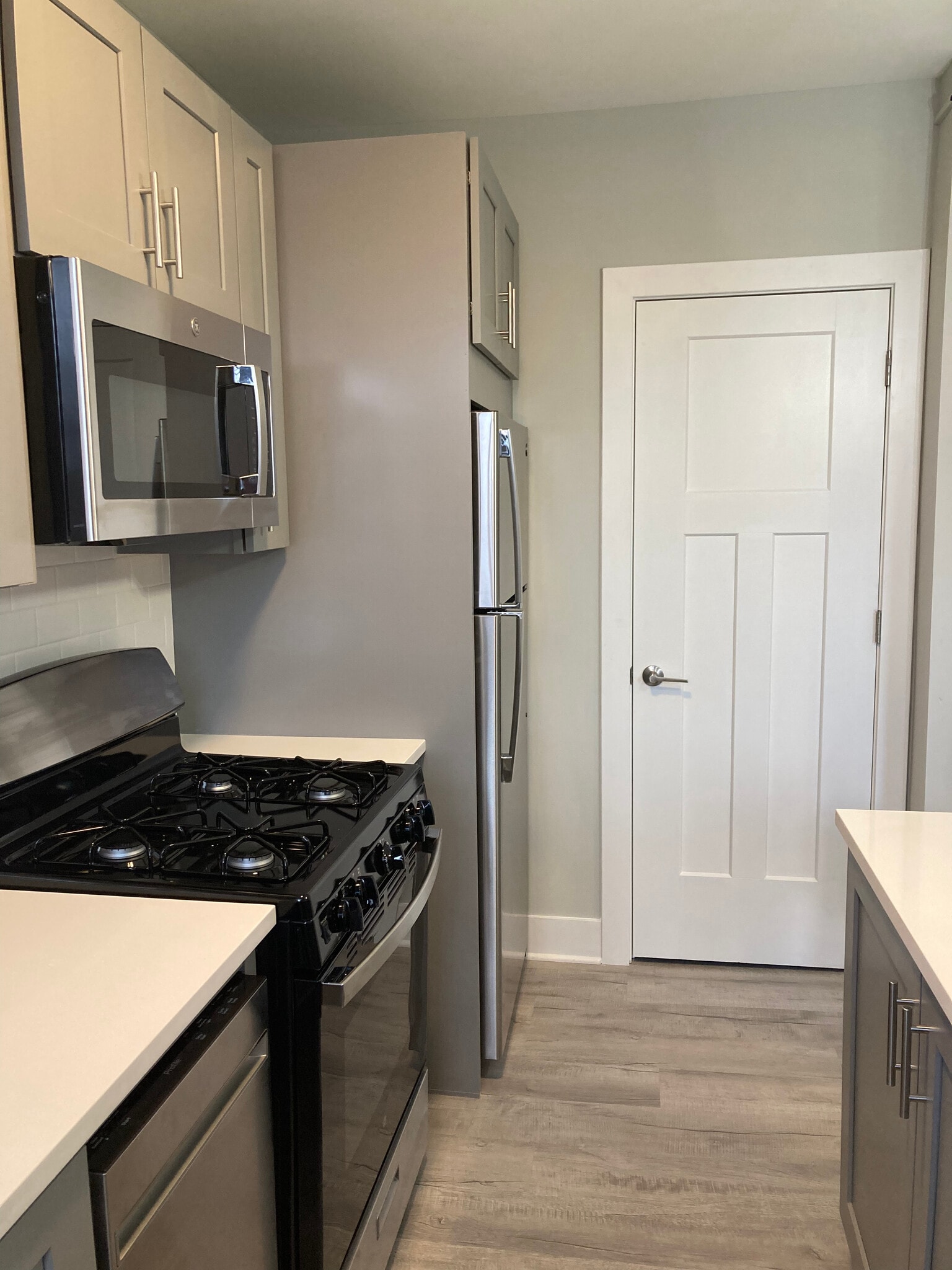 Building Photo - 372 Hazel Ave