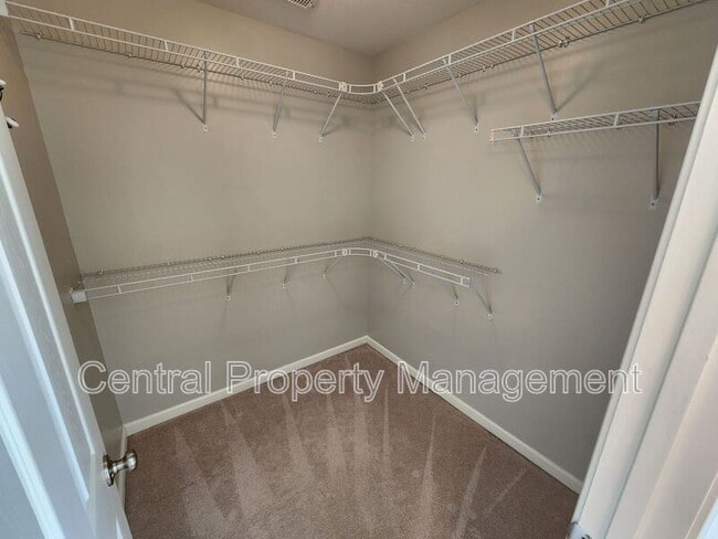 Building Photo - 107 Shalom Dr