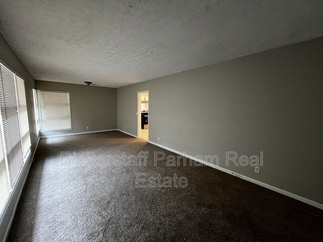 Building Photo - 1077 Dunbar Ave