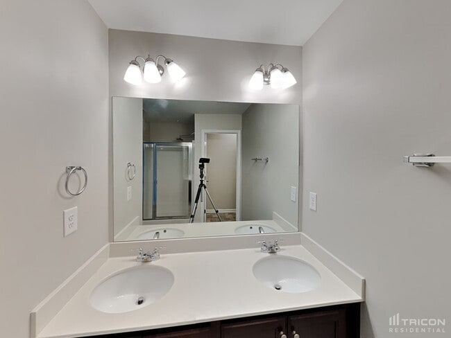 Building Photo - 147 Southwind Ln