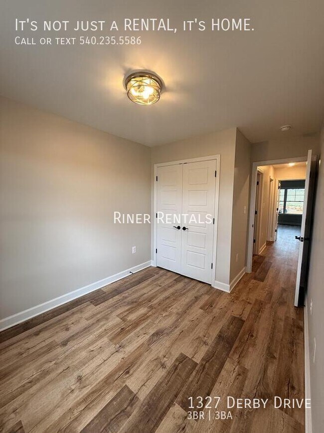 Building Photo - 1327 Derby Dr