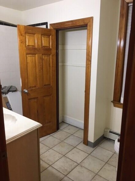 Building Photo - 369 Centre St