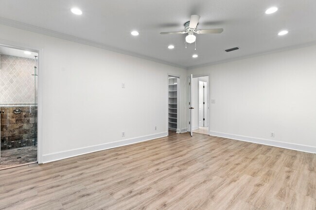Building Photo - 4545 Brandywine Dr