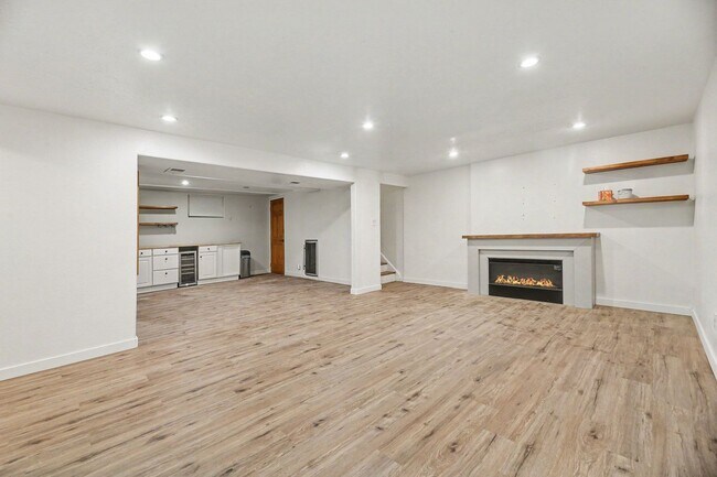 Building Photo - 6762 Harlan St