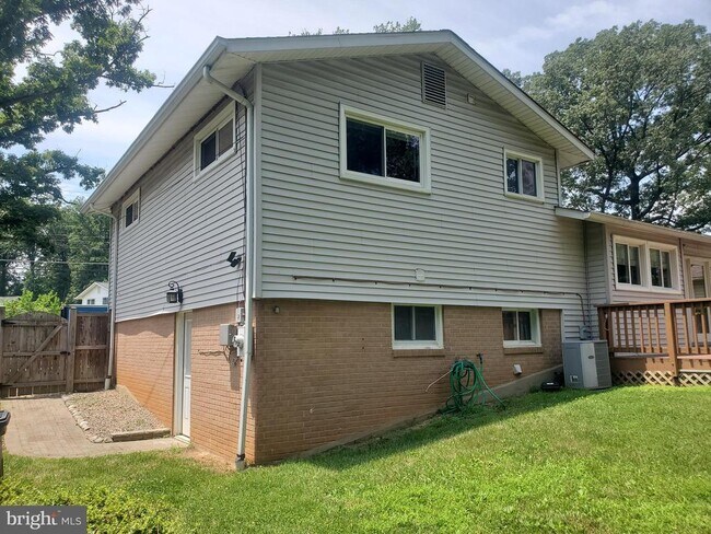 Building Photo - 4517 Mayfield Dr
