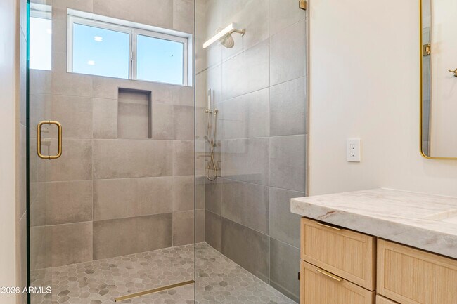 Building Photo - 5540 E Dahlia Dr
