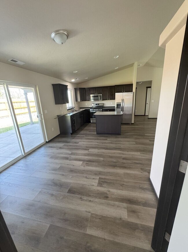 Building Photo - 363 Cardinal Pl