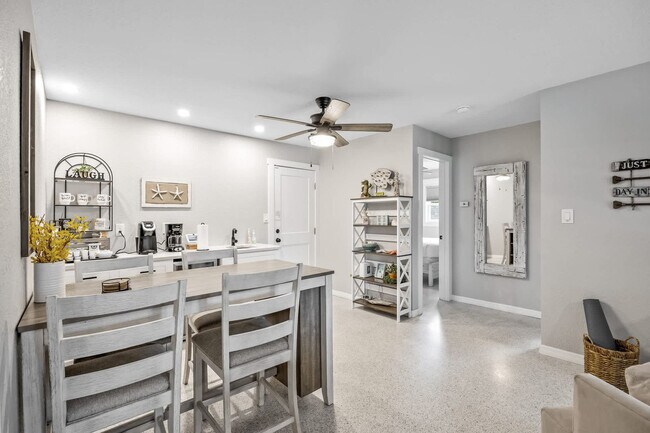 Primary Photo - 366 W Osceola Ln