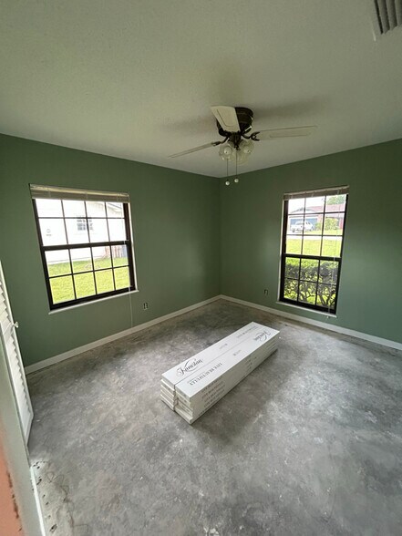 Building Photo - 4227 Seabreeze Dr