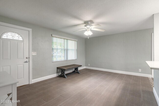 Building Photo - 5028 Palmetto St