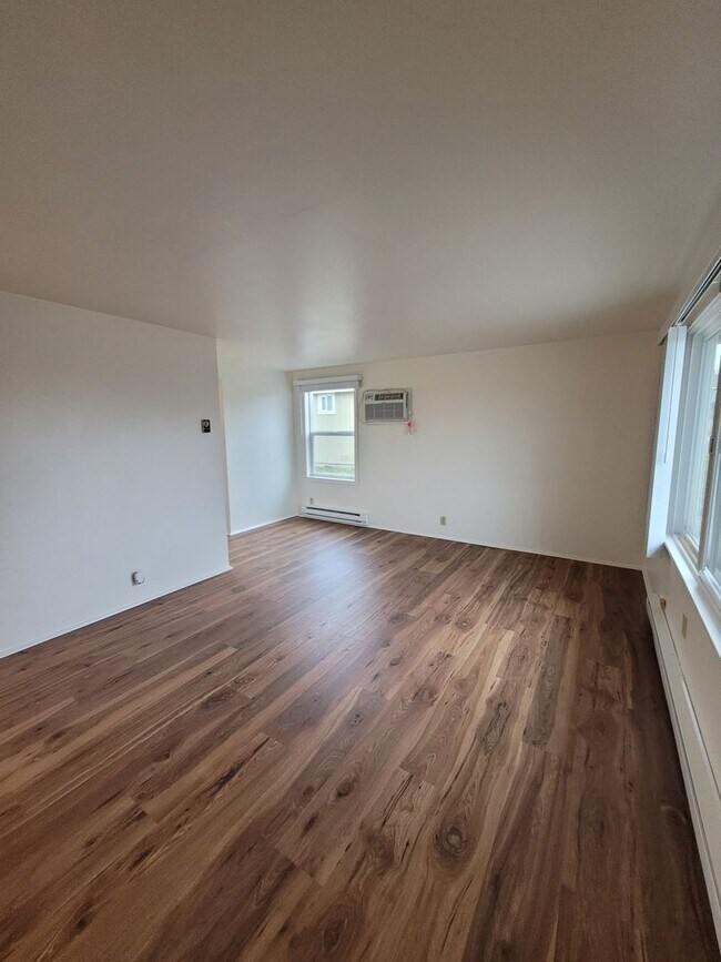 Building Photo - House in Knolls Vista