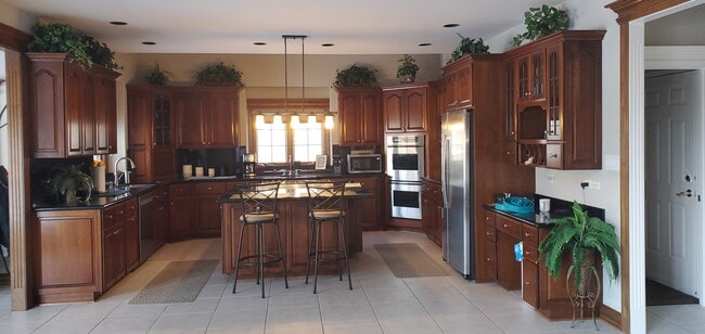 Building Photo - 2457 Kane Ln