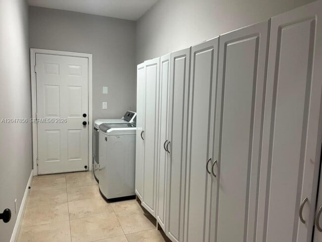 Building Photo - 3960 Osprey Ct