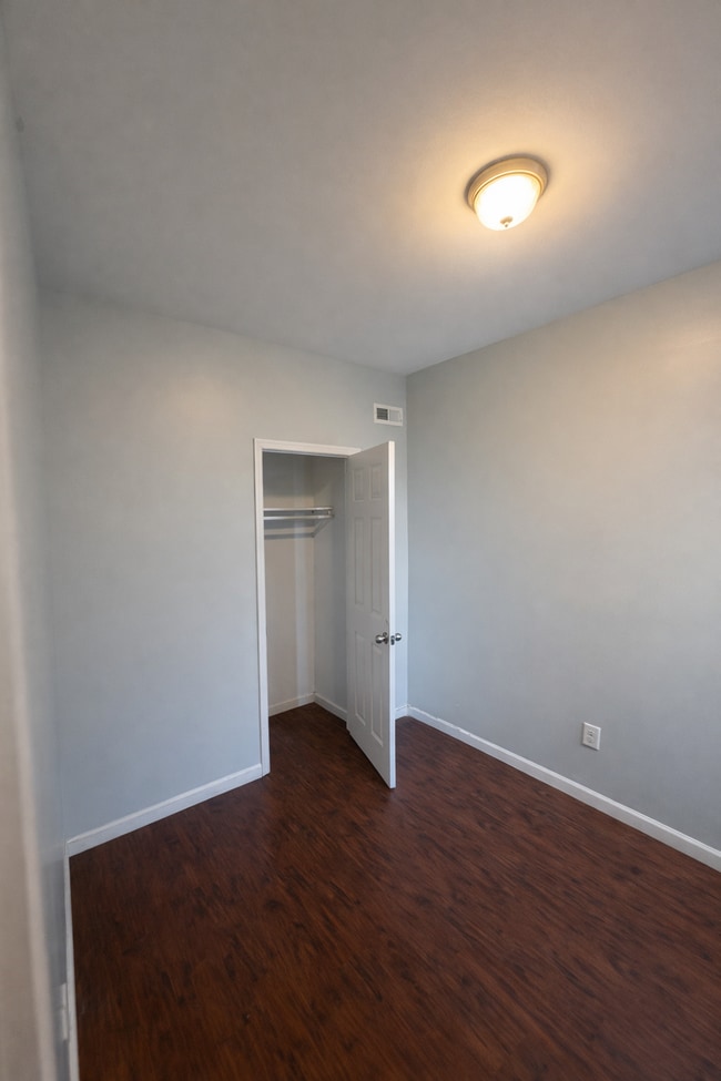 Building Photo - 2132 N 32nd St