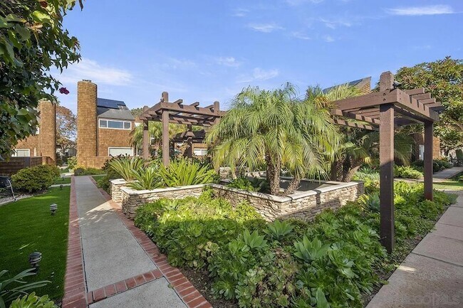 Building Photo - 325 S Sierra Ave