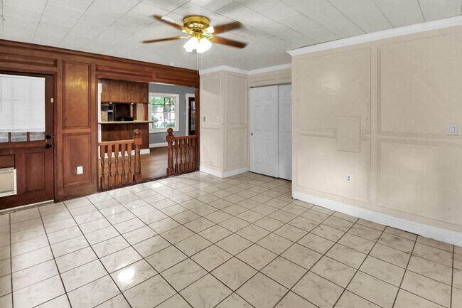 Building Photo - 110 Pamellia Dr