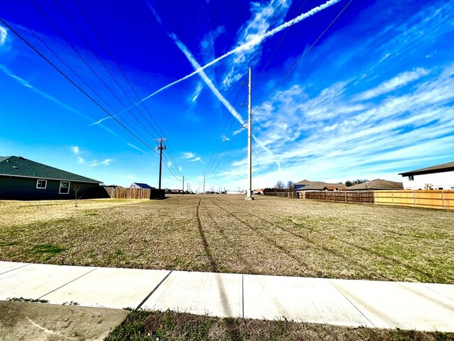 Building Photo - Welcome to this beautiful two-story rental...