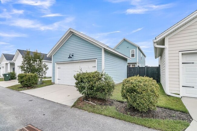 Building Photo - 313 Baritone Rd