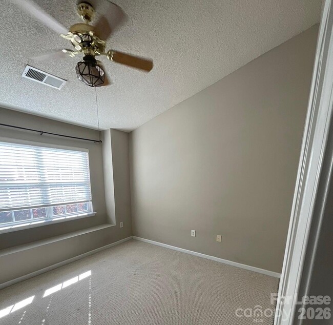 Building Photo - 12320 Bluestem Ln