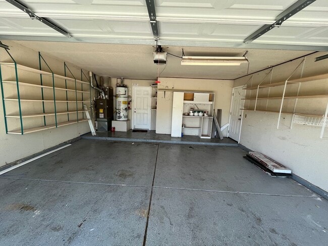 Building Photo - 3 Bed | 2 bath | 1620 SF | 2 Car Garage | Single Story | Tenant pays $175 for WS&G | Includes Gar...