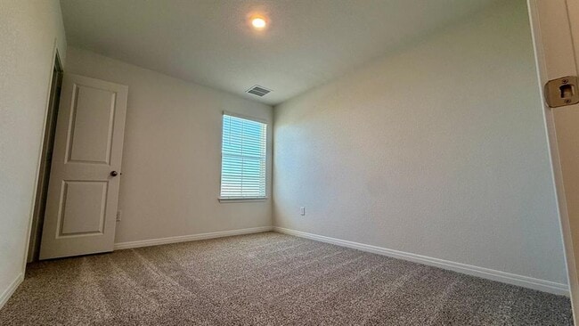 Building Photo - 1940 Lazy Acrs St