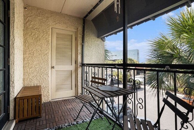 Building Photo - 5306 Santa Rosa Ct